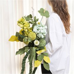 Crepepapir, ark 25x60 cm, Str&aelig;k/crepe: 180%, 105 g, lys gr&oslash;n, 4 ark/ 1 pk.