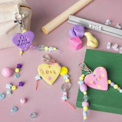 Plastperler, diam. 5-35 mm, hulstr. 1-8 mm, ca. 900 stk., ass. farver, 700 ml/ 1 ds.