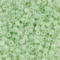 Rocaiperler, diam. 3 mm, str. 8/0, hulstr. 0,6-1,0 mm, soft grøn, 25 g/ 1 pk.