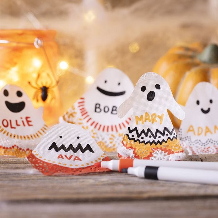 Spøgelsesbordkort til halloween 