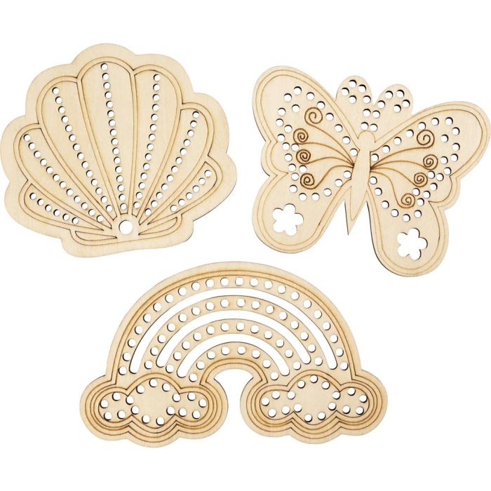 Træfigur med huller, Regnbue, musling, sommerfugl, str. 7,5-13 cm, 24 stk./ 1 pk.