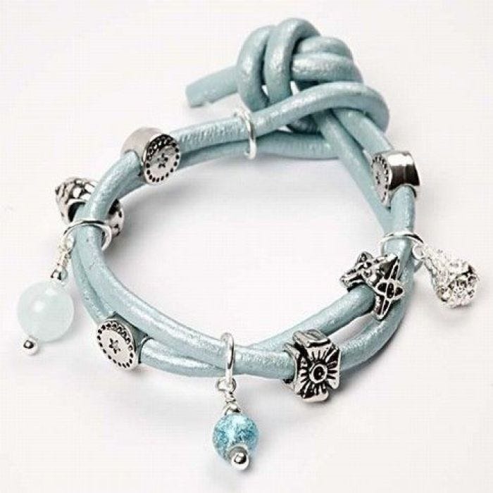 Læderarmbånd med charms