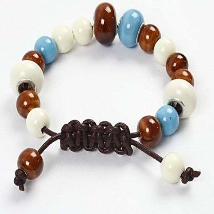 Armbånd med keramikperler