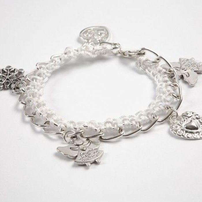 Armbånd med hæklet kant
