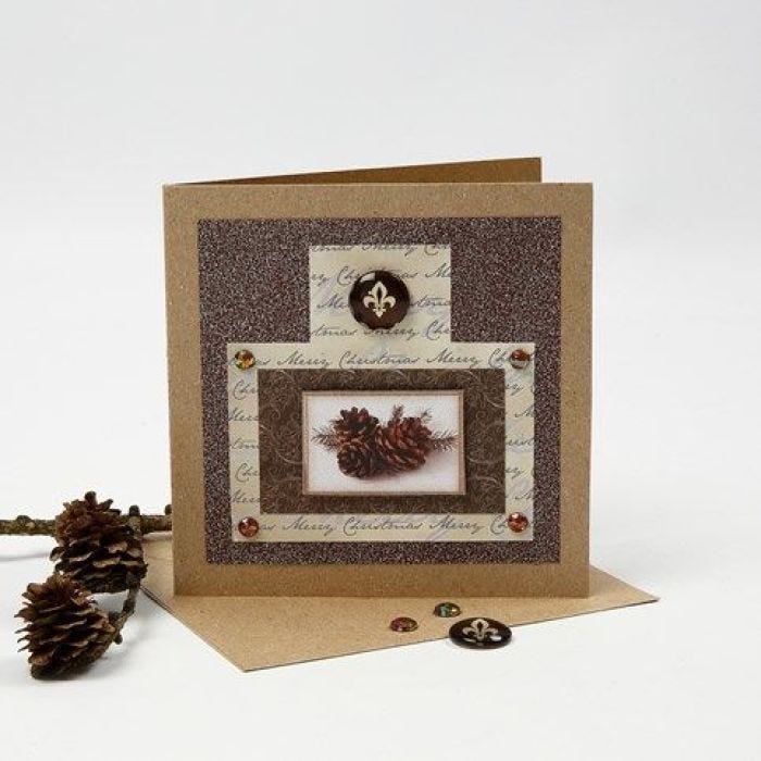 Julekort med glitterfolie, designpapir og cabochon som pynt