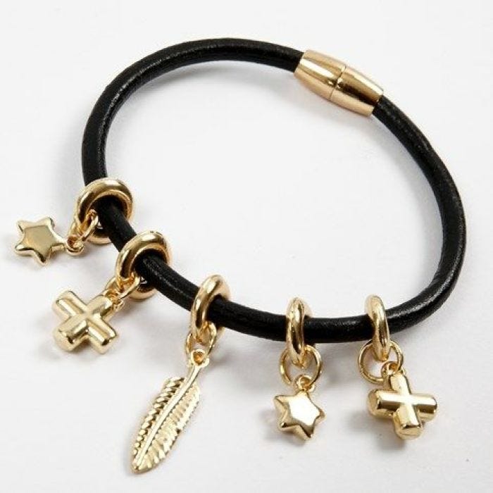 Armbånd af ægte læder med forgyldte charms og magnetlås