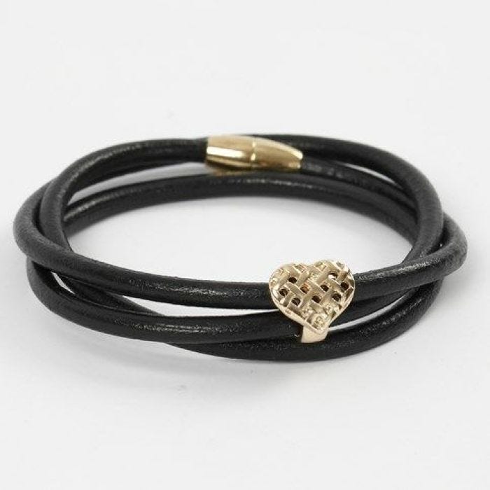 Armbånd af tyk lædersnøre med hjerte og magnetlås i guld