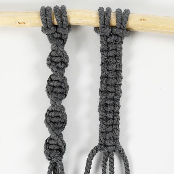 Sådan knytter du enkelt- og dobbeltknude (Half and Square Knot)