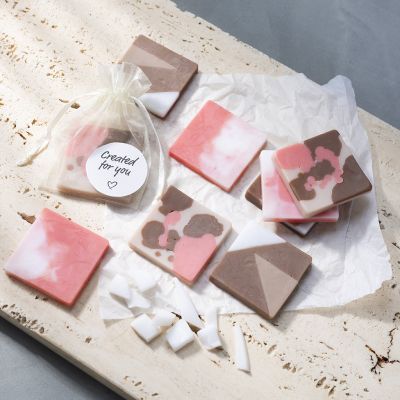 Sæbe med flerfarvet mønster