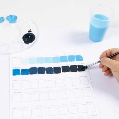 Sådan toner du gouachefarver med sort og hvid