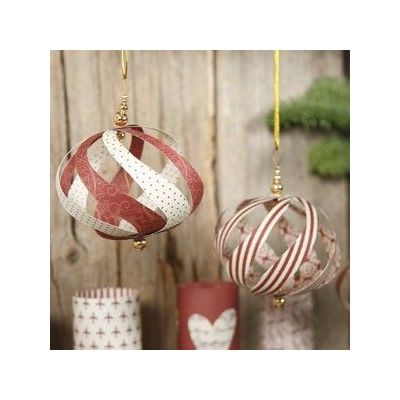 Vivi Gade julekugle af papirstrimler