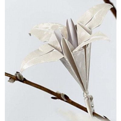 Origami lilje