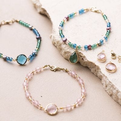 Armbånd af ferskvandsperler