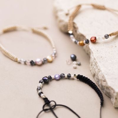 Knyttede armbånd med ferskvandsperler