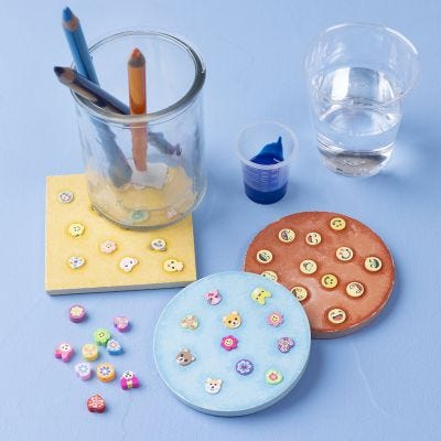 Støbte platter med figurperler