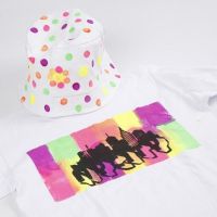 T-shirt, dekoreret med Neon tekstilmaling