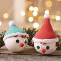 Julekugler lavet som nisser af Silk Clay® og Foam Clay®