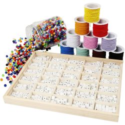 Gruppe DIY Kit Bogstavperler på armbånd