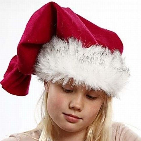 Rezept für eine selbstgemachte Weihnachtsmütze mit Pelzrand