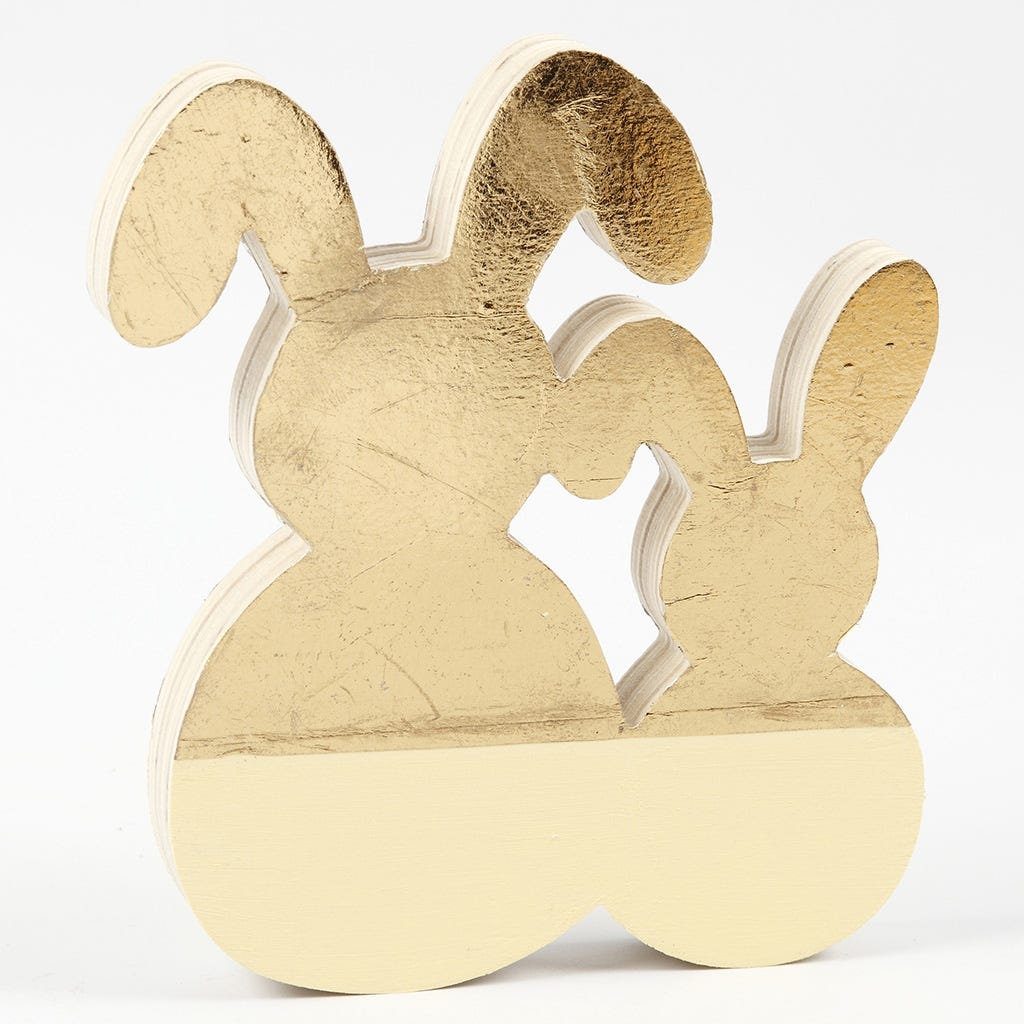 Osterhase aus Holz verziert mit Dekorationsfolie in Gold