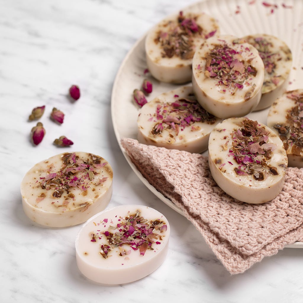 Hjemmelavet sæbe af sæbemasse med shea