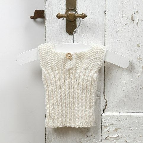 Ti år Frontier Hane Strik til baby - undertrøje af blød merinould babygarn | DIY idé med  step-by-step vejledning